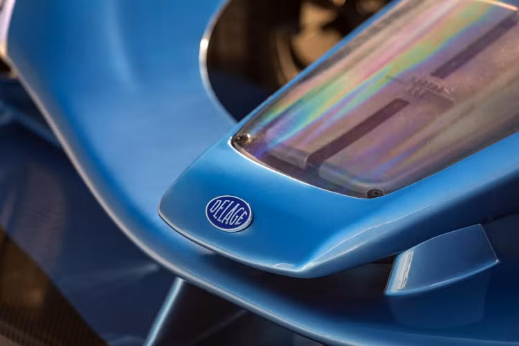 Trong khi đó, môtơ điện của bản Club chỉ bổ sung 20 mã lực, chủ yếu hỗ trợ cho việc lái xe trong phố ở dải tốc độ thấp, hoặc các thao tác như đỗ và lùi xe.