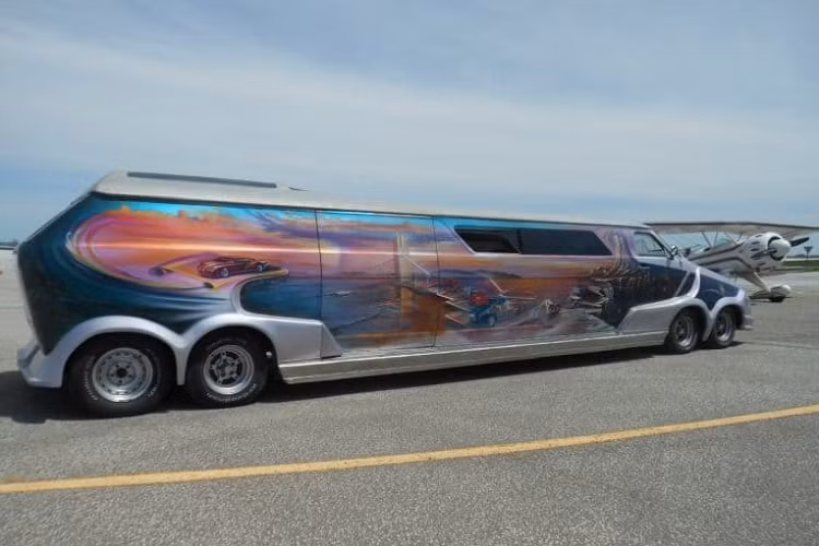 Tự hào và gắn kết với tạo hóa của mình và giá xe Cosmic Cruiser chưa được tiết lộ, nhưng Ivan cho biết rằng ông ấy sẽ không bán nó cho một ai khác, ít nhất là cho tới lúc ông ấy chấp nhận dưỡng già và không thể lái xe nữa.