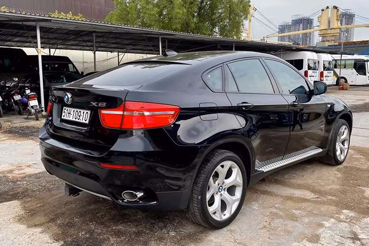Nhìn chung, giá xe BMW X6 đời cũ khá rẻ tầm trên dưới 700 triệu đồng sẽ cung cấp nhiều tiện nghi vượt trội, an toàn và cảm giác lái thú vị hơn so với xe phổ thông trong tầm giá, chính vì lý do này, X6 thế hệ cũ rất thích hợp với những khách hàng trẻ nếu họ không màn đến “ăn” xăng cũng như chi phí bảo dưỡng. 