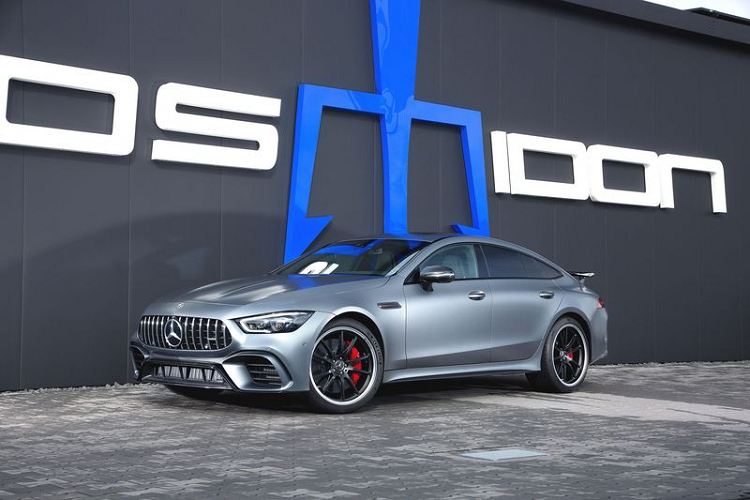 Tuy nhiên, Posaidon không hài lòng với con số này, hãng độ Đức đã trang bị cho Mercedes-AMG GT 63 S 830+ độ một cặp tăng áp ổ bi mới, đồng thời đại tu hệ thống nạp, hệ thống làm mát động cơ và các đầu xi-lanh của xe.