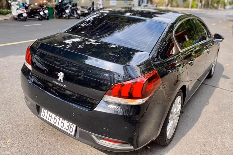 Peugeot 508 sử dụng động cơ 4cyl thẳng hàng dung tích 1.6L tăng áp cho công suất 156 mã lực và mô-men xoắn cực đại 240 Nm. Sức mạnh được truyền xuống cầu trước (FWD) thông qua hộp số tự động 6 cấp.