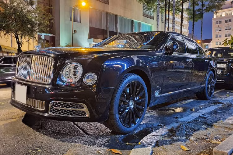 Với hàng loạt ý nghĩa lớn lao kể trên, mẫu xe Bentley Mulsanne W.O. Edition đặc biệt này cũng chỉ được nhà sản xuất chế tạo giới hạn đúng 100 chiếc trên toàn thế giới. Vì vậy, để có thể sở hữu siêu phẩm này thì tiền không phải yếu tố duy nhất.