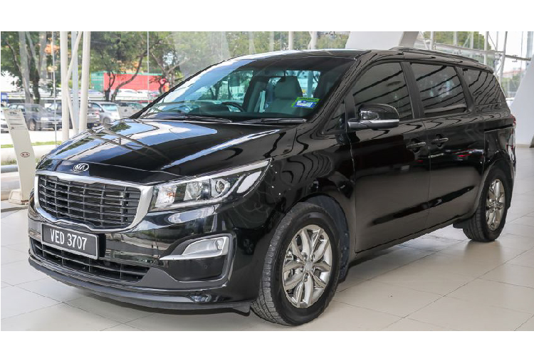 Phiên bản 11 chỗ của Kia Sedona thế hệ mới (hay còn có tên gọi khác là Kia Grand Carnival) đã chính thức có mặt tại thị trường Malaysia. Với cấu hình 11 chỗ và động cơ 2.2D, đây có thể là xe được nhập khẩu từ Việt Nam.
