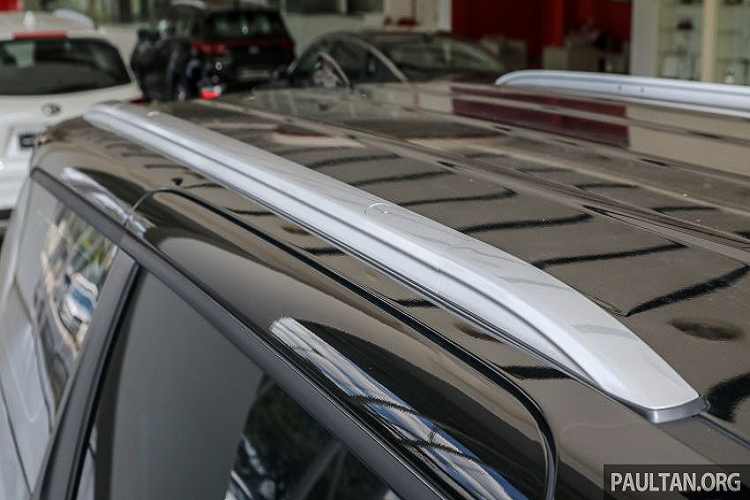 Phiên bản Kia Grand Carnival/ Kia Sedona trong bài sở hữu động cơ dầu tăng áp 2.2L, cho công suất 200 mã lực tại vòng tua 3.800 vòng/phút và mô men xoắn cực đại 440 Nm tại vòng tua 1.750-2.750 vòng/phút. Đi cùng là hộp số tự động 8 cấp.