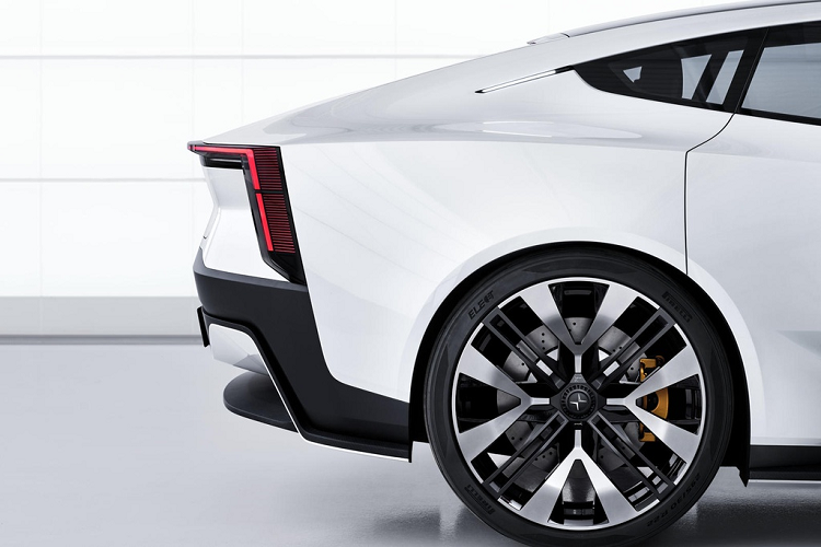 Xét trên khía cạnh này, Polestar Precept có vẻ yếu thế hơn vì là sản phẩm của thương hiệu ôtô Trung Quốc - Thụy Điển. Chưa rõ khi nào Polestar Precept mới ra mắt thị trường. Phiên bản sedan hiệu suất cao của mẫu xe này được cho sẽ sớm xuất hiện.