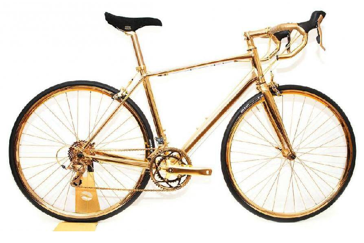 3. 24K Gold Men's Racing Bike: Chiếc xe đạp đua mạ vàng 24K tới từ thương hiệu ôtô siêu sang Anh quốc Rolls-Royce có giá 393 nghìn USD (9,1 tỷ đồng)
