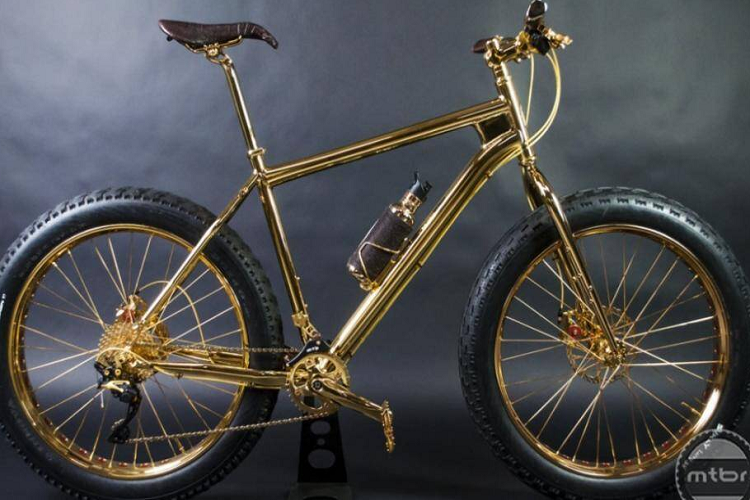 1. 24K Gold Extreme Moutain Bike: Đây là chiếc xe đạp đắt nhất thế giới với khung làm bằng vàng nguyên chất 24k có giá 1 triệu USD (23,18 tỷ đồng)