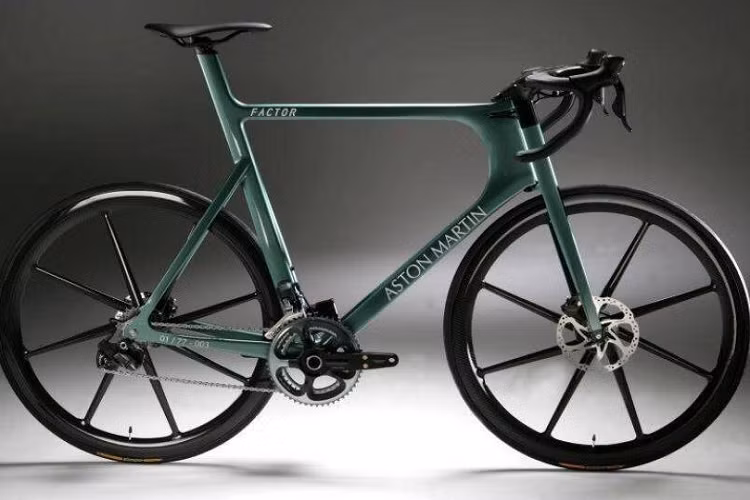9. Aston Martin Limited Edice One - 77 Factor Cycle: Chiếc xe của Aston Martin hợp tác với Factor Bikes, giá bán lên tới 39.000USD (khoảng 900 triệu đồng)