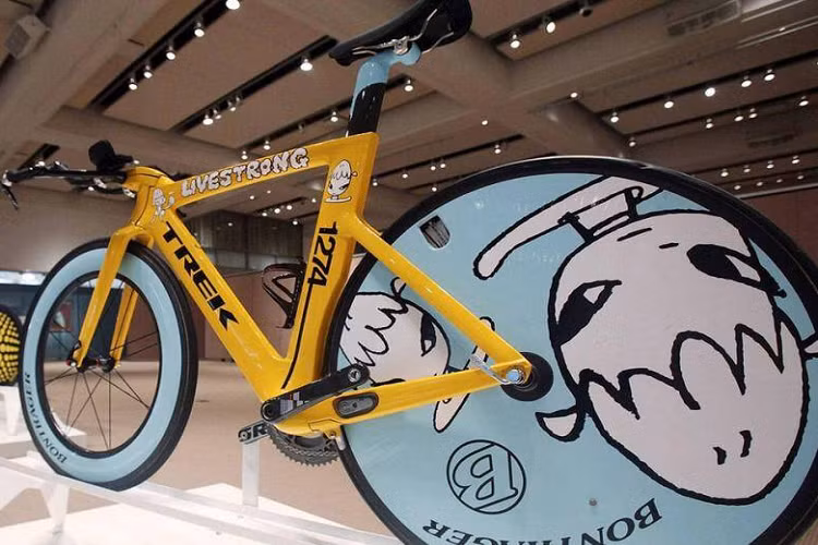 4. Trek Yoshimoto Nara Speed: Ít ai ngờ chiếc xe đạp Trek Yoshimoto Nara Speed với những họa tiết hoạt hình có giá bán tới 200.000 USD (4,6 tỷ đồng)