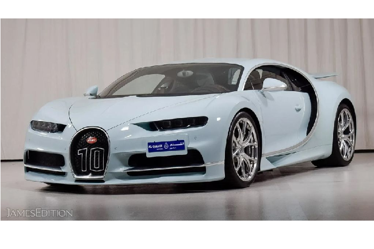 Hồi đầu năm nay, chiếc siêu xe Bugatti Chiron Vainqueur de Coeur đặc biệt này đã từng được vận chuyển và trưng bày tại showroom Seven Car Lounge tại Riyadh, Ả-Rập Xê-Út với số km đã đi khoảng 603 km.