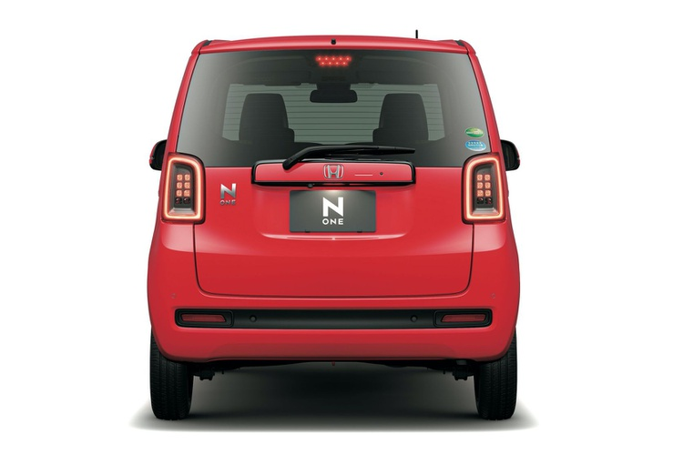 Tất cả các phiên bản của Honda N-One thế hệ mới đều được trang bị hệ thống động cơ DOHC 660 cc. Riêng 2 bản Premium và RS được sử dụng thêm bộ tăng áp. Hộp số CVT và hệ dẫn động cầu trước là trang bị tiêu chuẩn của xe.