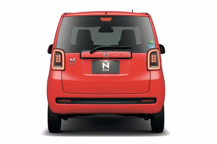 Tất cả các phiên bản của Honda N-One thế hệ mới đều được trang bị hệ thống động cơ DOHC 660 cc. Riêng 2 bản Premium và RS được sử dụng thêm bộ tăng áp. Hộp số CVT và hệ dẫn động cầu trước là trang bị tiêu chuẩn của xe.