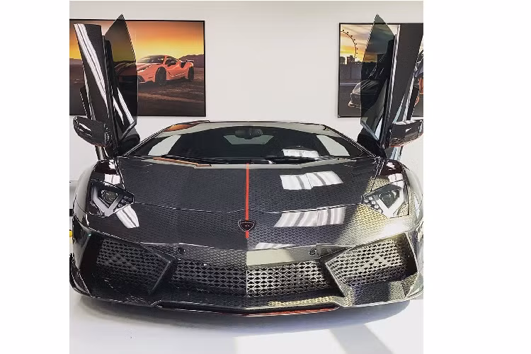 Khi ra mắt Carbonado, Mansory cũng ra mắt gói nâng cấp động cơ cho bản độ này với công suất cực đại lên đến 1.200 mã lực. Tuy nhiên, chiếc Carbonado Apertos đang được rao bán này lại không được nâng cấp động cơ. Theo như trang rao bán, chiếc xe vẫn có công suất 731 mã lực đến từ khối động cơ V12 hút khí tự nhiên, đây là sức mạnh nguyên bản của Aventador S.