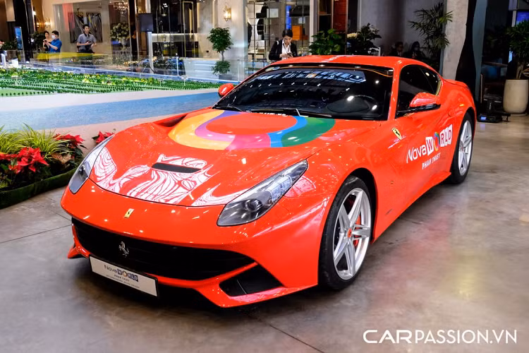 Ra mắt tại Geneve Motorshow năm 2012, Ferrari F12 Berlinetta mới ra đời nhằm mục đích thay thế người tiền nhiệm 599 GTO. F12 Berlinetta được thương hiệu siêu xe Ý sản xuất và bán ra thị trường trong vòng 5 năm, trước khi được thế chỗ bởi Ferrari 812 Superfast. Việc chấm dứt dây chuyền sản xuất dòng xe này cũng đồng thời đánh dấu F12 Berlinetta là mẫu xe cuối cùng được thiết kế dưới sự hợp tác giữa Ferrari và nhà thiết kế lừng danh Pininfarina.