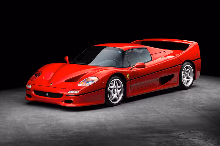 Mẫu siêu xe Ferrari F50 hàng hiếm này được sản xuất nhằm kế tụng những thành công của Ferrari F40, tuy nhiên mẫu xe lại chỉ được sản xuất với số lượng cực kì giới hạn. Chỉ có 349 chiếc từng được sản xuất và bán ra trên toàn thế giới trong giai đoạn 1995-1997.