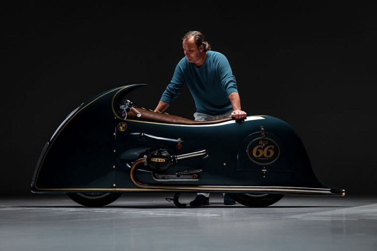 Về hiệu suất, động cơ của BMW R100 RS hàng hiếm này có dung tích 971cc và cho công suất 72 mã lực. Chiếc mô tô này nặng 179 kg, dài 272 cm và cao 112 cm. Good Ghost sẽ được trưng bày tại Bảo tàng Haas Moto ở Dallas, Mỹ.