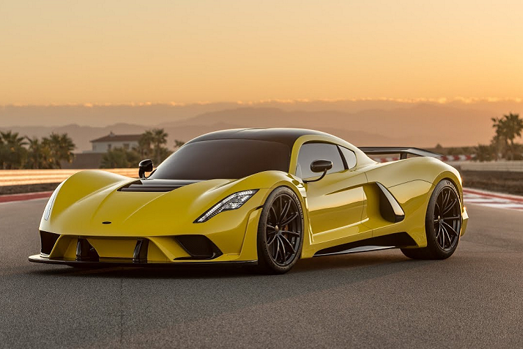 Theo một số nguồn tin, Hennessey Venom F5 sau khi ra mắt sẽ chỉ được sản xuất giới hạn đúng 24 chiếc trên toàn cầu. Trong đó, 12 chiếc sẽ dành riêng cho quê nhà nước Mỹ.