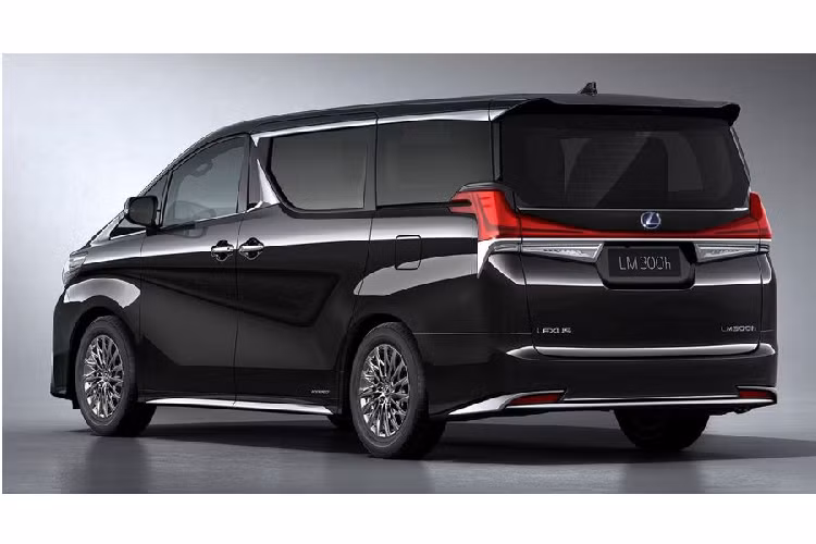 Về truyền động, Lexus LM 300h sử dụng động cơ xăng 4 xy-lanh 2.5L kết hợp động cơ hybrid, cho ra tổng công suất 208 mã lực và 409 Nm mô-men xoắn cực đại. Đi kèm với đó là trang bị hộp số vô cấp E-CVT và tuỳ chọn hệ dẫn động 1 hoặc 2 cầu. Mức giá xe Lexus LM 300h mới tại Việt Nam theo một số nguồn tin lên tới 11 tỷ đồng, nếu đúng vậy, đây sẽ là mẫu MPV có giá bán cao nhất tại thị trường Việt.