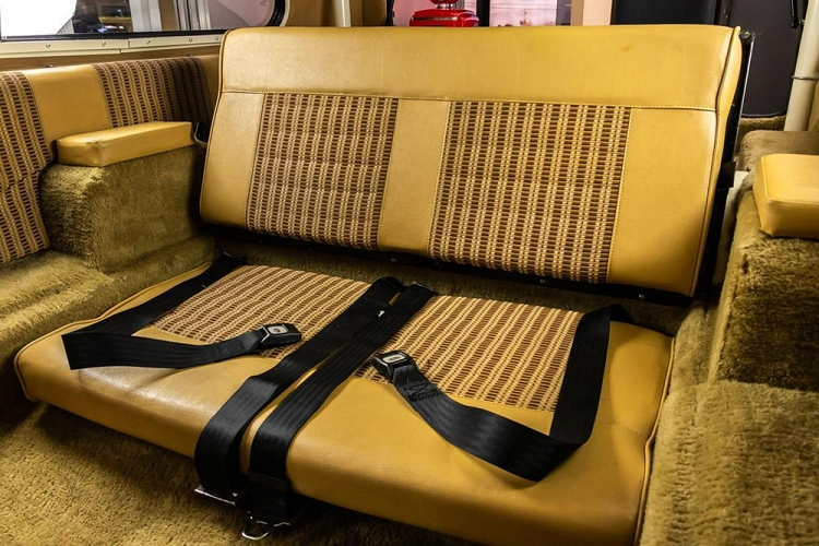 Winnebago Industries là đơn vị được giao trọng trách lớn lao và sử dụng chiếc bán tải duy nhất của Toyota vào lúc đó, mẫu Hilux. Khỏi phải nói, thử nghiệm này đã thành công bởi 4Runner sớm được ra mắt sau đó. Đối với Trekker, mọi chiếc đều được chế tạo trên khung gầm hộp sắt-xi hộp ngắn và phân loại làm SR5. Để tránh mức thuế 25% dành cho xe bán tải đã lắp ráp, Toyota đã gửi những chiếc xe tới Winnebago từ Nhật Bản dưới dạng khung gầm và cabin tách rời.