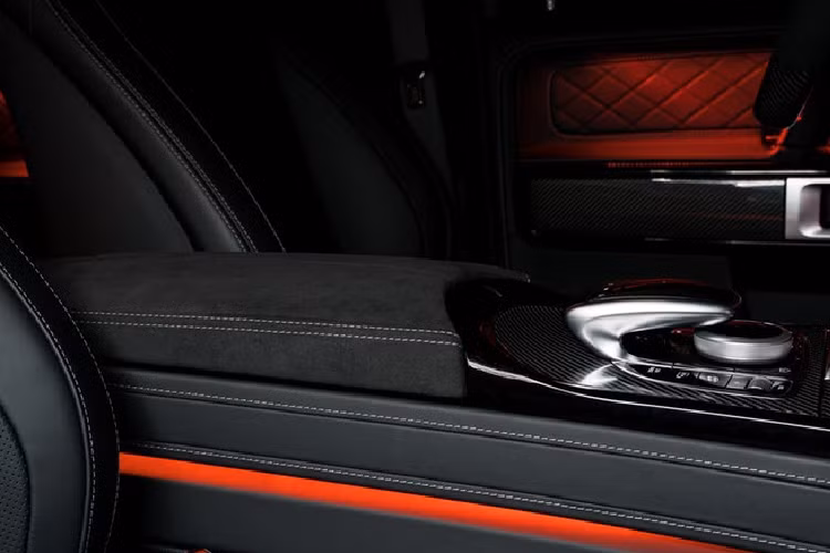 Brabus tối ưu động cơ tăng áp kép V8 4.0L đẩy công suất lên 691 mã lực, tăng hơn 100 mã lực so với Mercedes-AMG G63 nguyên bản.