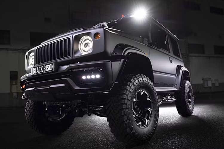 Phiên bản Black Bison này cũng từng được cung cấp cho Toyota Hilux và việc hãng độ này bất ngờ chọn Jimny bé nhỏ làm “đối tác” khiến phiên bản này nổi bật hơn trong bộ sưu tập.