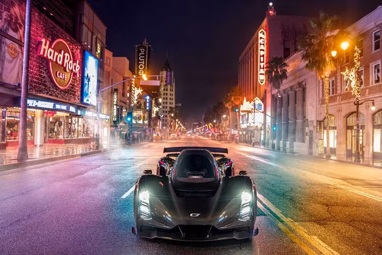 Sau một chiến dịch giới thiệu đầy “úp mở”, Tập đoàn Czinger Vehicles tại California đã sẵn sàng ghi tên mình lên bản đồ siêu xe thế giới khi ra mắt siêu phẩm ‘21C’. Siêu xe Czinger 21C hybrid 1 chỗ ngồi này được phát triển dựa trên phong cách của mẫu concept ý tưởng Yamaha OX99-11, với mục tiêu xây dựng mẫu siêu xe hiệu suất cao độc nhất vô nhị.