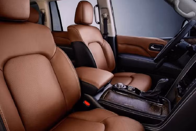 Về trang bị an toàn, biến thể Luxe cơ sở nhất được tiêu chuẩn với hệ thống kiểm soát hành trình thông minh cập nhật, hệ thống giám sát điểm mù, cảnh báo chệch làn, hỗ trợ kiểm soát khoảng cách với các xe trên đường và nhắc nhở thắt dây đai an toàn hàng ghế sau.