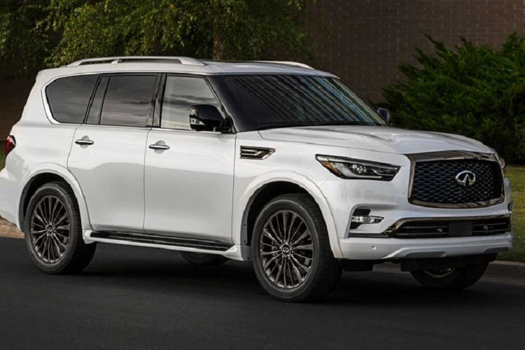 Infiniti QX80 2021 đã được công bố với những nâng cấp tích cực ở toàn bộ phạm vi, giúp chiếc SUV trở nên sang trọng hơn, hấp dẫn hơn, trong đó có một vài phiên bản đã được đặt tên lại. Giá xe Infiniti QX80 2021 hiện bán ra khởi điểm từ 69.050 USD (khoảng 1,59 tỷ đồng), tăng nhẹ so với giá của model 2020 - 66.750 USD (khoảng 1,54 tỷ đồng).
