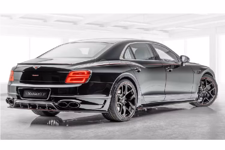 Về tổng quan, Bentley Flying Spur là một trong số ít những chiếc sedan sang trọng hàng đầu trên thị trường. Mỗi chiếc xe là một sự khác biệt, dành cho những cá nhân giàu có nhất trên thế giới nhờ khả năng cá nhân hóa, tùy chỉnh theo các option để đáp ứng kì vọng của các khách hàng. Cá nhân hóa hay ‘bespoke’ một chiếc Flying Spur về nôm na chính là tạo nên sự sang trọng, xây dựng và sở hữu một phương tiện đặc biệt mà không ai có.