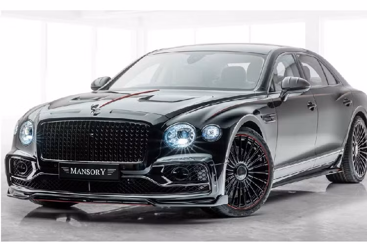 Chiếc xe sang Bentley Flying Spur được độ bởi Mansory này vừa mới xuất hiện đã gây sự chú ý lớn nhờ vẻ ngoại hình sang trọng nhưng đầy mạnh mẽ và bằng một cách nào đó, đây là một trong những sáng tạo được đầu tư nhất bởi hãng độ này.