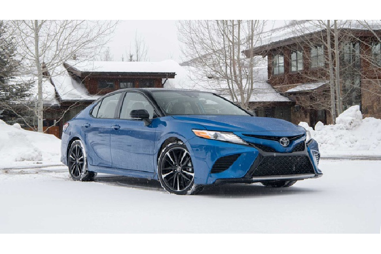 So với bản FWD, mức chênh của Toyota Camry AWD 2020 mới không lớn. Cụ thể, phiên bản LE AWD - 26.370 USD (tương đương khoảng 612 triệu đồng), chỉ chênh 1.400 USD so với LE FWD.