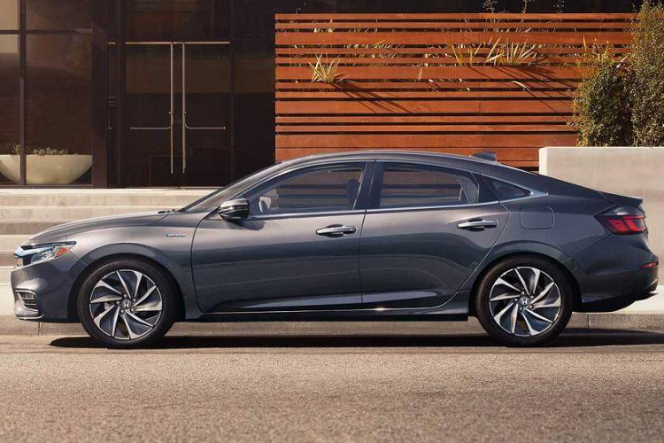 3. Honda Insight 2021 mới - 4,52L/ 100km