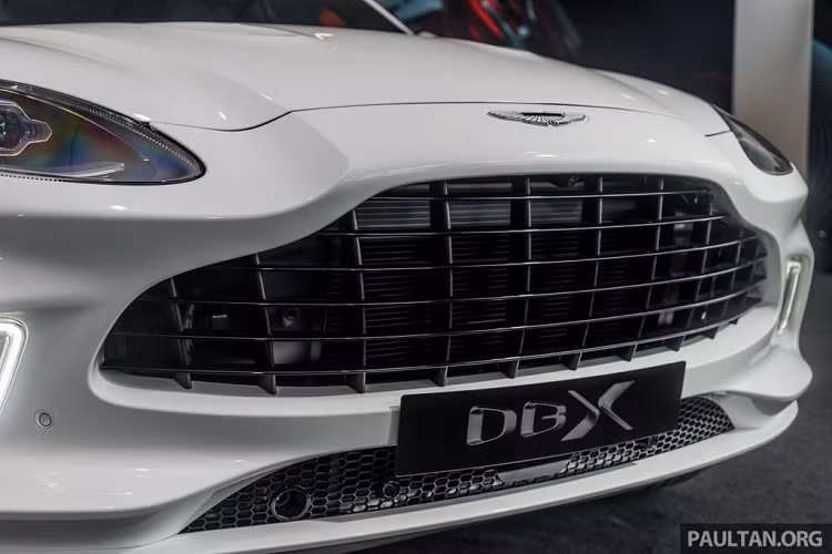 Aston Martin DBX là mẫu SUV đầu tiên của thương hiệu siêu xe Anh Quốc - Aston Martin. Trong khu vực Đông Nam Á, mẫu xe này đã được trình làng tại nhiều thị trường như Singapore, Thái Lan và mới đây nhất là Malaysia. Tại thị trường Việt Nam, mức giá xe dự đoán khoảng hơn 20 tỷ đồng.