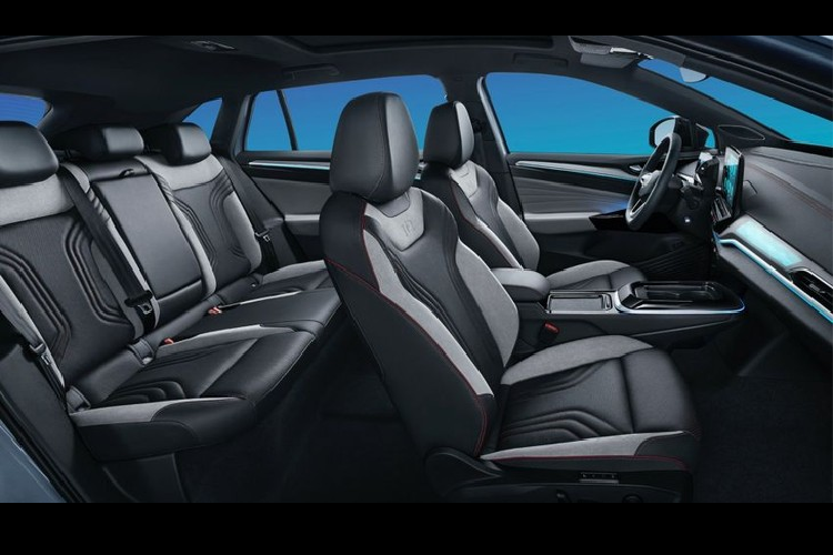 Được biết, Volkswagen ID.4 thị trường toàn cầu sẽ được bổ sung thêm phiên bản 2 mô-tơ điện giúp tăng 101 mã lực và 140 Nm mômen xoắn dẫn động cầu trước, mang đến cho xe tổng công suất 302 mã lực.