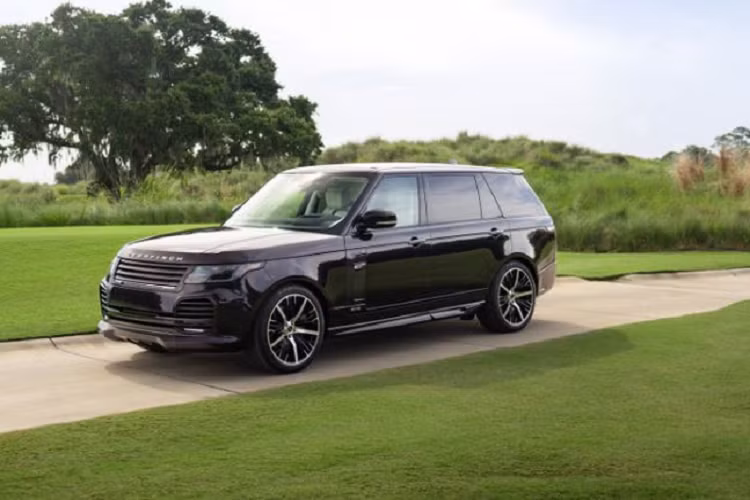 Được xây dựng dựa trên mẫu Range Rover Autobiography bản trục cơ sở dài hiện nay, Range Rover Sandringham Edition mới của Overfinch chính là món quà kỷ niệm đánh dấu 5 năm thành lập của hãng độ này tại Bắc Mỹ.