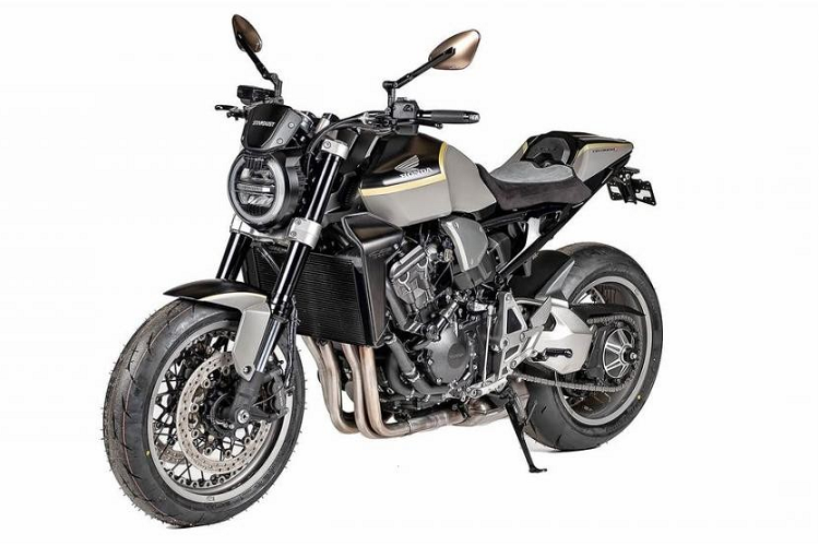 Do là phiên bản đặc biệt, xe sẽ chỉ có 15 xe trên toàn thế giới. Giá xe Honda CB1000R Stardust bán ra tại Thuỵ Sỹ ở mức 19.980 Francs Thụy Sĩ (tương đương 477 triệu đồng). Hiện tại, giá xe Honda CB1000R đang được bán ra tại Việt Nam ở mức 468 triệu đồng.