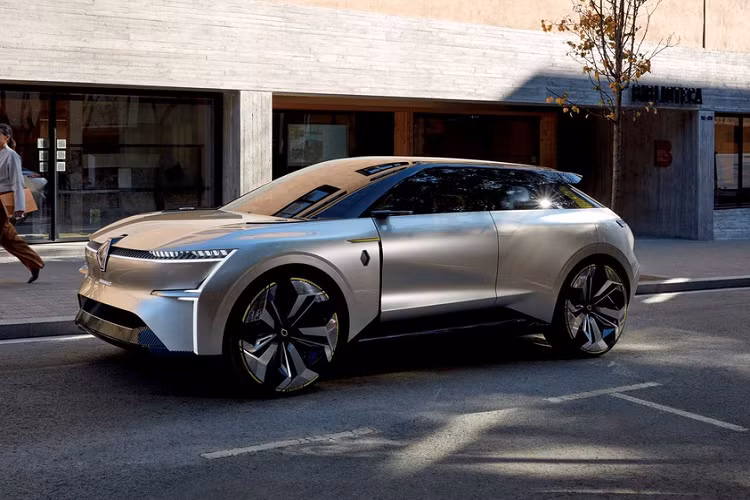 Renault Morphoz có kiểu mở cửa khác biệt. Thay cho chìa khóa hoặc mở khóa từ xa, chủ xe chỉ cần vẫy tay. Phần lớn nội thất của xe sử dụng chất liệu tái chế.