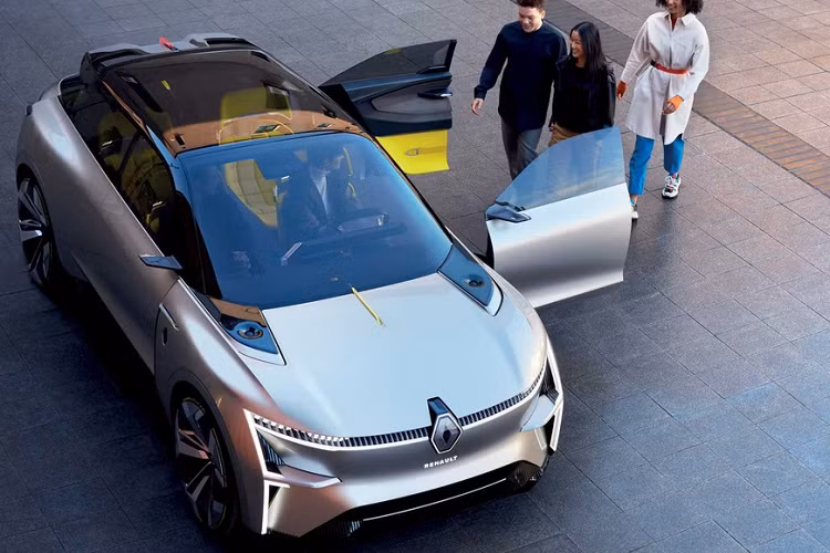 Riêng cái tên đã không giống với concept thông thường. Renault cho biết Morphoz kết hợp đặc điểm của sedan, SUV và coupe tạo thành thiết kế độc đáo, hiệu quả và dễ sử dụng. Concept này được tích hợp trí tuệ nhân tạo, tự lái cấp độ 3 (Level 3), chạy điện hoàn toàn. Xe Renault Morphoz mới được phát triển trên nền tảng mới CMF-EV dùng chung cho toàn bộ xe điện mới của Renault. 