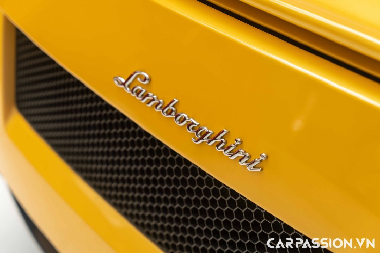 Bộ mâm trên chiếc Gallardo được sơn màu xám Matte Titanium đầy hấm hố, kết hợp với đó là các phần ốp tâm bánh xe cũng được hoàn thiện với chất liệu titan.