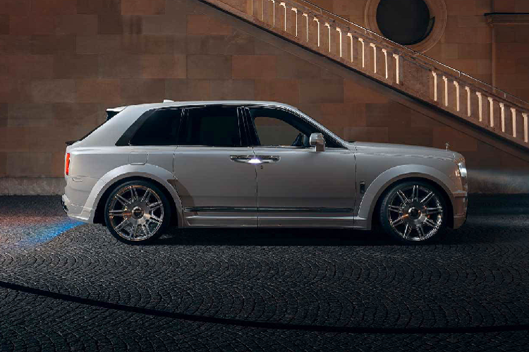 Ngoại hình của Overdose trở nên hung hăng hơn nhờ vào gói trang bị body thân rộng. Tuy việc lắp thêm bộ bodykit trên có thể gặp chút khó khăn với một chiếc xe trang bị cửa sau kiểu “tự sát” nhưng Spofec đã xoay sở thành công. Nhờ đó chiều dài xe đã được thêm 12cm.