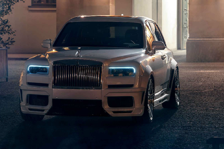 Hãng độ Đức cho biết một bộ giới hạn tốc độ tối đa được lập trình để khởi động ở tốc độ 250km / giờ nhằm đảm bảo khả năng vận hành và sự an toàn do trọng lượng của xe.