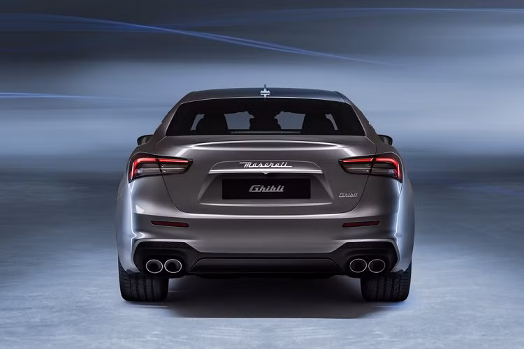 Hiện tại, Maserati cho biết Ghibli Hybrid sẽ bắt đầu được sản xuất từ tháng 9/2020. Hãng chưa công bố mức giá xe Maserati Ghibli Hybrid cũng như thời điểm bán ra của mẫu xe lai này.