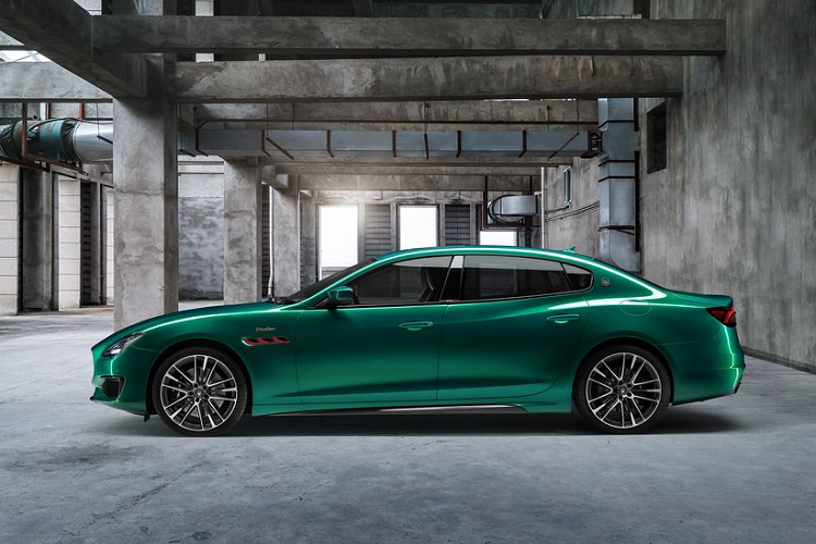 Về ngoại thất của Ghibli Trofeo, nắp capo cũng được thiết kế lại, có thêm hai khe thoát nhiệt để tăng hiệu quả làm mát như trên Levante Trofeo. Ghibli và Quattroporte Trofeo được trang bị bộ mâm hợp kim Orione 21” và mâm hợp kim Orione 22” cho Levante Trofeo.