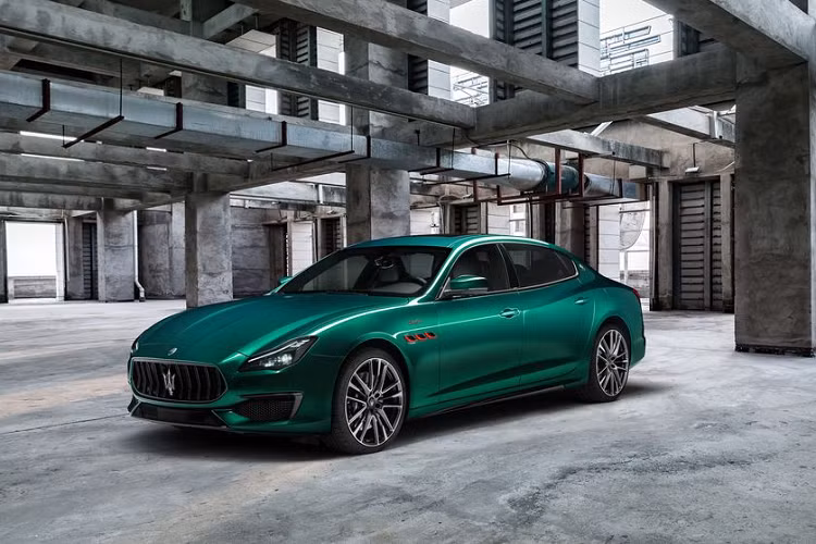 Vẫn được trang bị Công Nghệ Ổn Định Xe (Intergrated Vehicle Control – IVC) như Levante Trofeo trước đó, Ghibli và Quattroporte Trofeo mang lại trải nghiệm khác biệt với sự ổn định của thân xe, nâng cao độ an toàn và cảm giác lái phấn khích hơn cho người điều khiển. Giữ nguyên truyền thống chế tạo xe đua thể thao, chế độ Corsa để vận hành trên đường đua vẫn được trang bị trên hai dòng sedan này để mang lại phong cách lái thể thao đặc trưng.