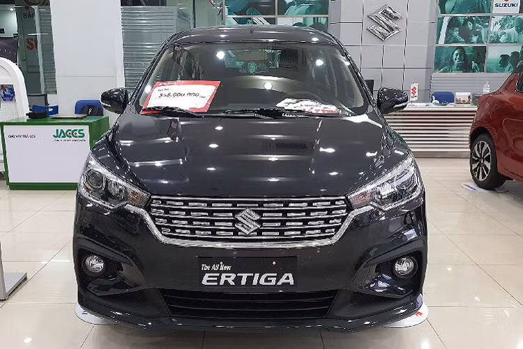 Tất cả phiên bản của Suzuki Ertiga thế hệ mới đều sử dụng động cơ 4 xy-lanh thẳng hàng dung tích 1.5L (N/A) mới có tên mã là K15B cho công suất tối đa 103 mã lực tại vòng tua 6.000 vòng/phút và mô-men xoắn cực đại 138Nm có được từ 4.400 vòng/phút. Sức mạnh được truyền xuống cầu trước (FWD) thông qua hộp số tự động 4 cấp.