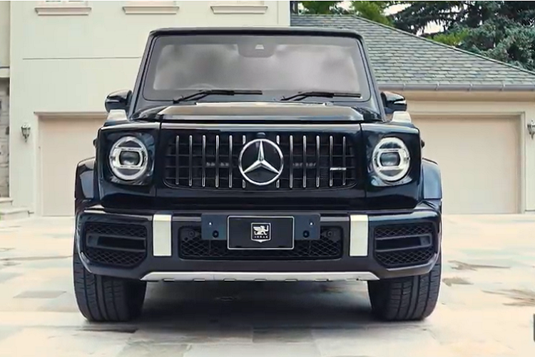 Điều đó đồng nghĩa rằng thân vỏ xe có thể chặn được đạn cỡ 7.62 và .308, và sàn xe thì có khả năng chống chịu lực tác động của hai quả lựu đạn phát nổ đồng lúc. 