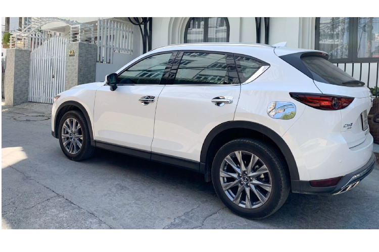 Như vậy chủ xe đã chấp nhận mất khoảng 200 triệu đồng để bán chiếc xe Mazda CX-5 mới này, dù nó mới lăn bánh vỏn vẹn 5.000 km.