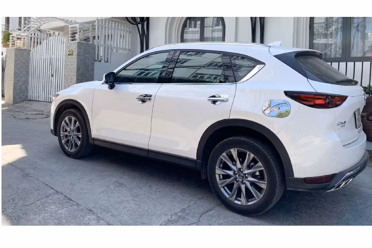 Như vậy chủ xe đã chấp nhận mất khoảng 200 triệu đồng để bán chiếc xe Mazda CX-5 mới này, dù nó mới lăn bánh vỏn vẹn 5.000 km.