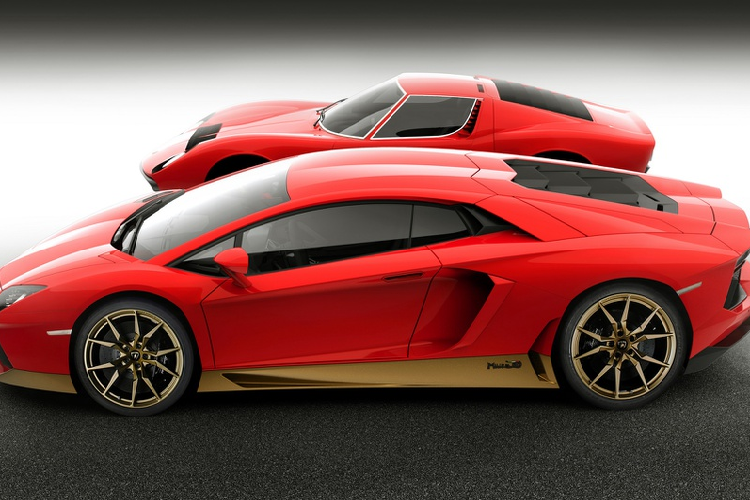 Không chỉ được ưa chuộng trên thế giới, Aventador còn được các đại gia Việt quan tâm. Không phải là dòng Lamborghini đông nhất Việt Nam, Aventador lại là dòng xe có nhiều phiên bản nhất. Các phiên bản của Aventador được đưa về Việt Nam gồm Aventador LP 700-4 (Coupe và Roadster), Aventador S, Aventador SV và Aventador SVJ.