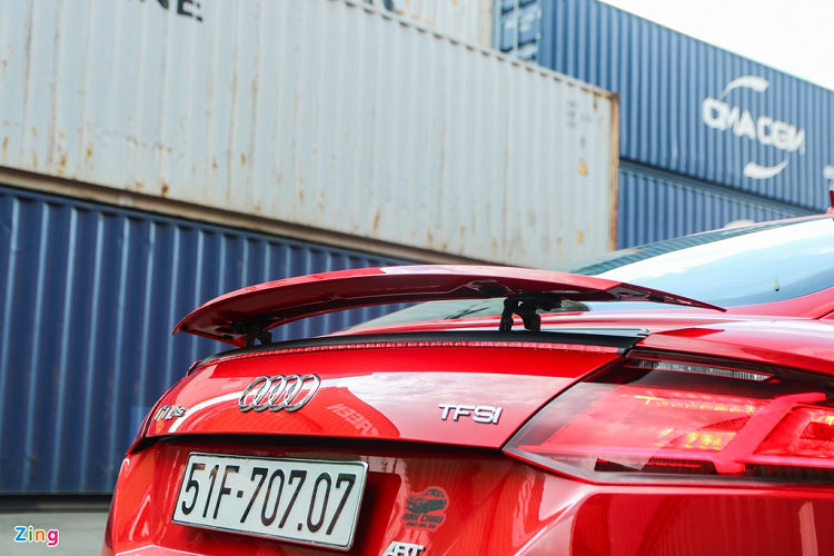 Tại Đức, gói độ này có giá khoảng 20.000 USD. Sau khi lắp đặt lên xe, tổng chi phí của gói độ này lên đến hơn 500 triệu đồng. 